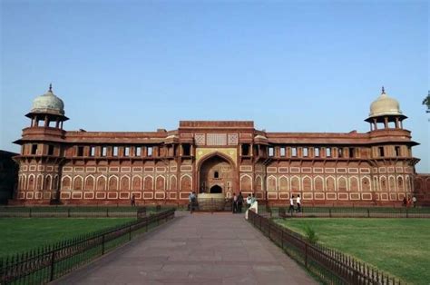 Explore Agra Fort And Learn The Historical Essence Of India In 2023