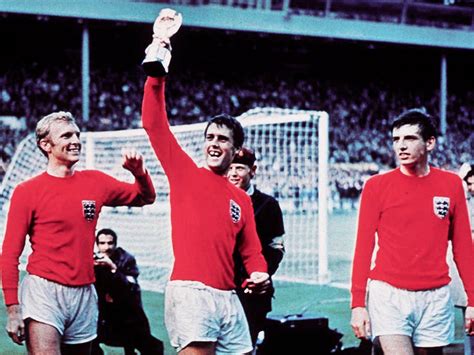 Martin Peters dead: England’s 1966 World Cup final goalscorer dies aged 76 | The Independent ...