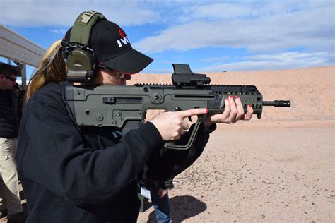 IWI US Tavor X95 in OD green at SHOT 2016 2 Guns, Military Weapons, Assault Rifle, American ...