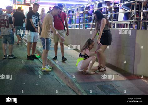 Tourists enjoy nightlife in Punta Ballena street in Magaluf Mallorca Stock Photo - Alamy