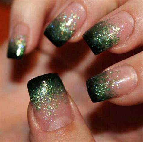 Emerald nail art | Ombre nails glitter, Green nails, Nail manicure