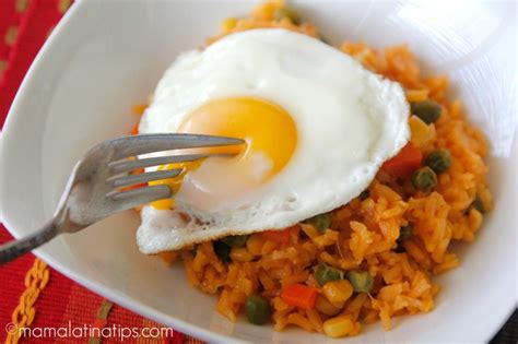 Arroz Rojo con Huevo • Mama Latina Tips