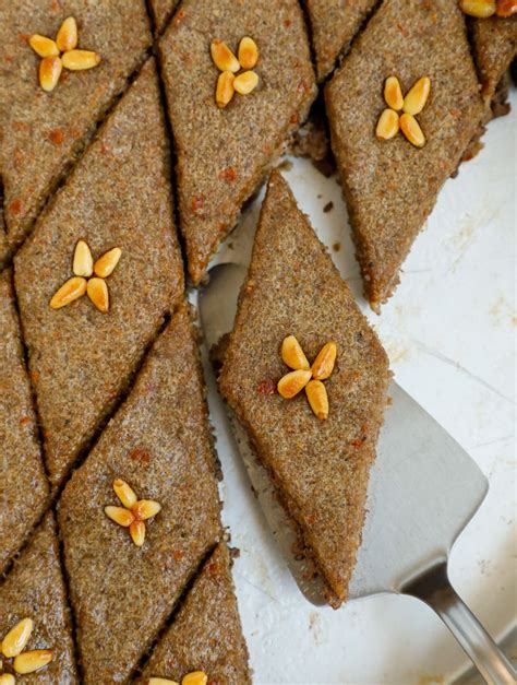 Authentic Lebanese Kibbeh (Kibbeh bil Sanieh) Recipe – Cookin' with Mima