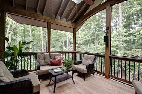 Picking the Best Sunroom Flooring for Your Home | Modernize