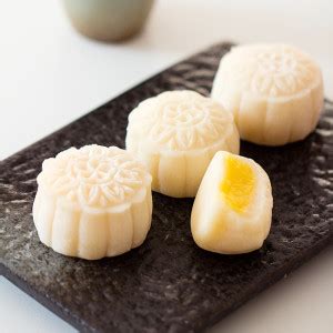 Snow Skin Mooncake-Video Recipe with Custard Filling - China Sichuan Food