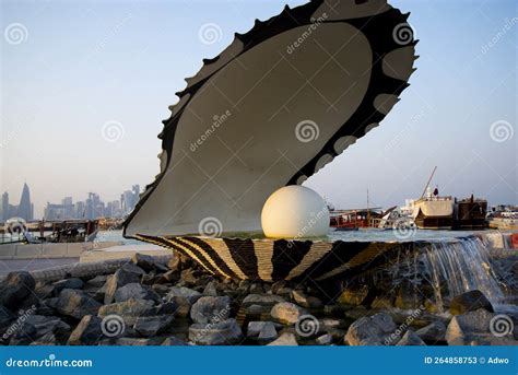 The Pearl Monument editorial stock photo. Image of qatar - 264858753