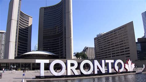 Toronto City Hall - Freewind Bus Service