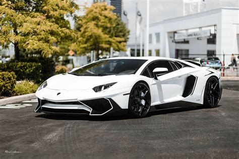 Lamborghini Aventador White