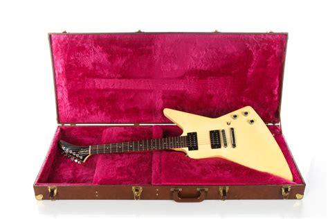 1984 Gibson Explorer White | Guitar Chimp