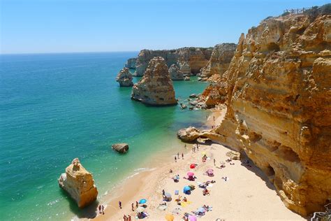 La Praia da Marinha : notre guide de l’une des plus belles plages