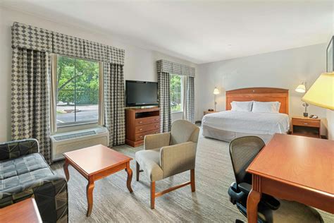 Hampton Inn & Suites Mystic Hotel (Mystic (CT)) - Deals, Photos & Reviews