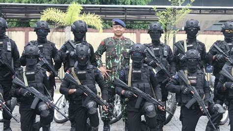 Korps Brigade Mobil (Brimob) Kebanggaan Indonesia - YouTube