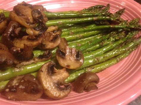 ROASTED ASPARAGUS and MUSHROOMS * Balsamic Vinegar * fast & easy ...