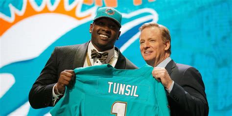 Laremy Tunsil Loses Millions - Drops to 13th in Draft After Video of ...