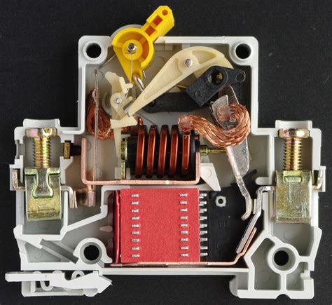 Circuit Breaker Operation Principle. | Electrical circuit diagram, Electrical engineering ...