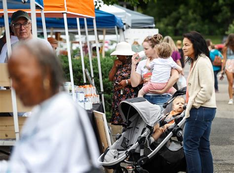 A family reunion: Collierville Farmers Market opens for season - Memphis Local, Sports, Business ...