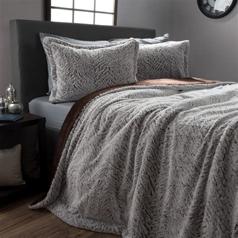 Faux Fur Comforter Set, 3 Piece King Comforter Sham Set With Mink King - Tanga