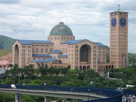 File:Santuario Nacional de Aparecida.jpg - Wikimedia Commons