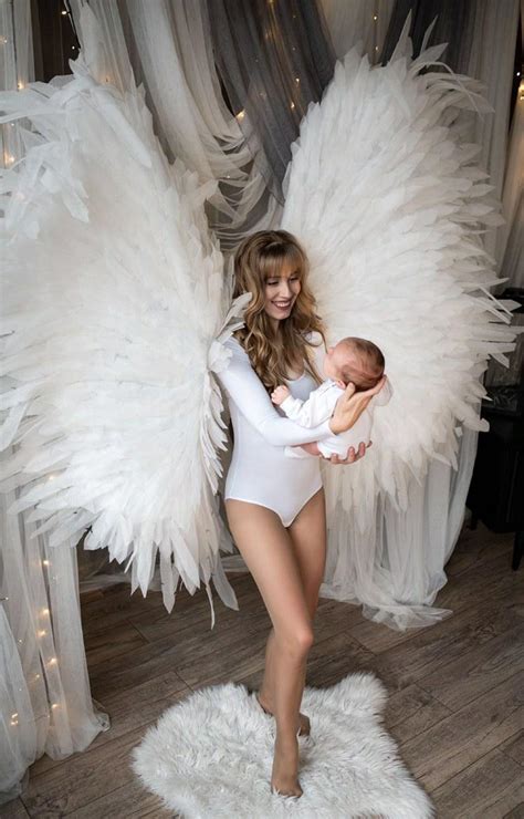 Mom and newborn. Angel wings for a photo session. | Angel wings costume ...