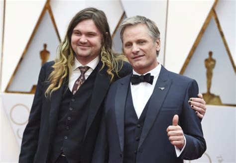 Así es Henry Blake, el hijo punk del actor Viggo Mortensen | loc | EL MUNDO