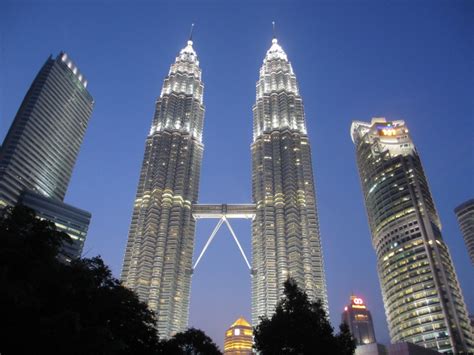 Top 10 facts about the Petronas Towers | Man vs World