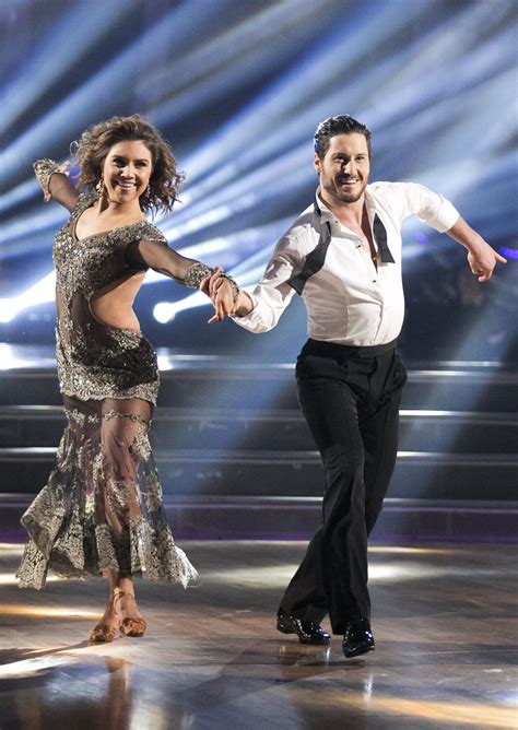 ‘DWTS’ couple Val Chmerkovskiy and Jenna Johnson are getting married! [Video]