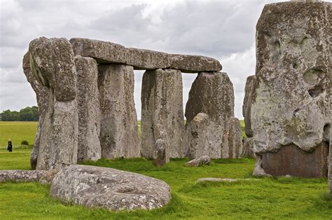 Which Is Better? Stonehenge or Avebury? • Wander Your Way