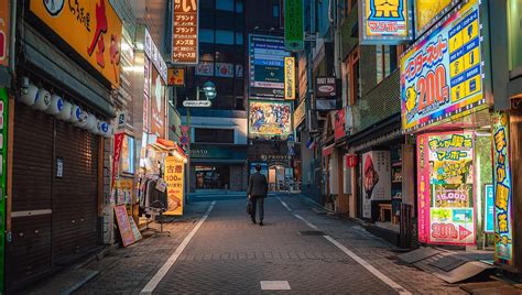 Photographs of the Bright but Unusually Empty Streets of Tokyo During ...