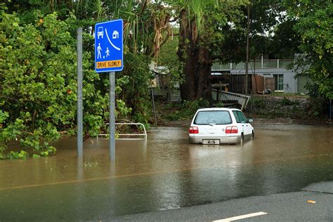 Australian Tourist Hotspot Inundated With Life-Threatening Floods After ...