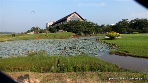 Images of Sri Lanka on blogspot.com: Waters Edge Park, Baththaramulla, Colombo, Sri Lanka.