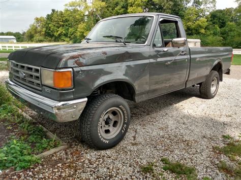 Deven's 1987 Ford F-150 - Holley My Garage