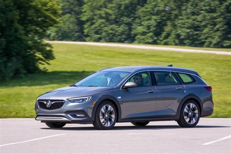 2018 Buick Regal TourX Wagon Specs, Review, and Pricing | CarSession