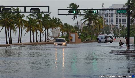 Robert Giordano's Photo of the Day: Ocean floods A1A along Fort Lauderdale Beach