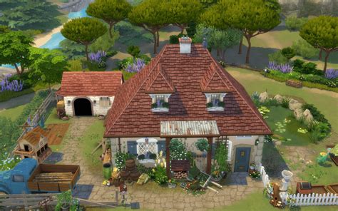 I built a small home inspired by the old lady's cottage in Ratatouille ...