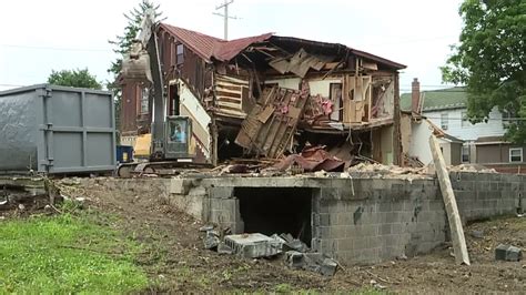 Demolishing the Deer Lake Inn | wnep.com