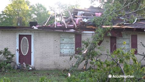 Significant damage in tornado aftermath in Louisiana