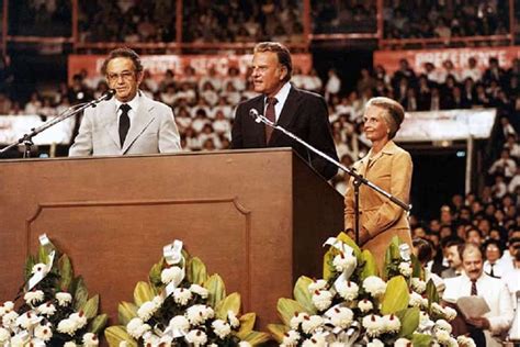 42 Years After Billy Graham Preached in Mexico City, Franklin Graham Returns for Evangelistic ...