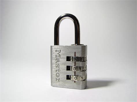 File:3-combination Master padlock.jpg