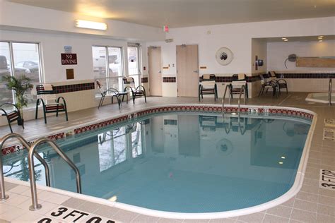 Holiday Inn Express pool and hot tub | Holiday inn, Indoor pool, Hotel