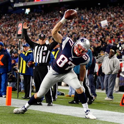 3 Problems a Gronk Return Will Fix