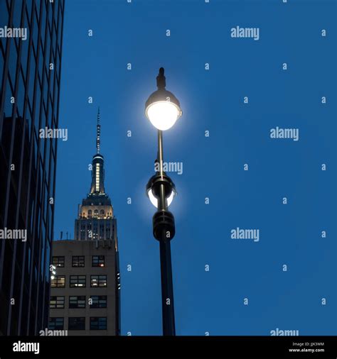 Empire state building dusk hi-res stock photography and images - Alamy