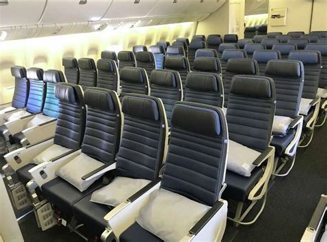 United Airlines Boeing 777 200 Business Class Seats | Elcho Table