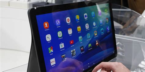 Samsung's 18-inch tablet is big but not brilliant