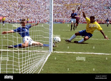 Romario 1994 hi-res stock photography and images - Alamy