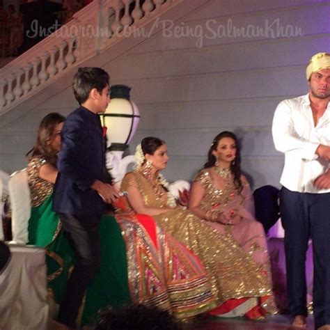 Salman Khan Sister Arpita Khan Wedding Photos - FilmiBeat