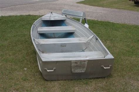 Aluminum Row Boats & Flat Bottom Boats Oars Included, Size/Dimension: 14 Ft at Rs 140000/piece ...