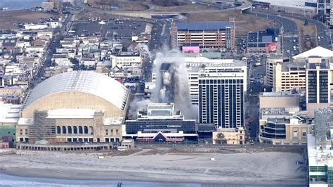 Atlantic City: Watch the Trump Plaza Hotel and Casino get demolished - CNN