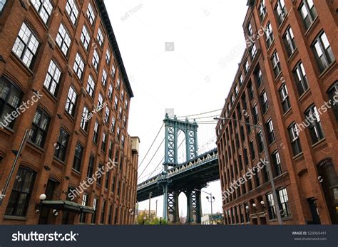 Dumbo New York Stock Photo 529969441 - Shutterstock