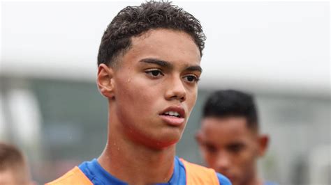 Ronaldinho's son Joao de Assis Moreira joins Barcelona to emulate ...