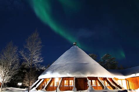 The World's Best Rentals And Luxury Resorts To See The Northern Lights